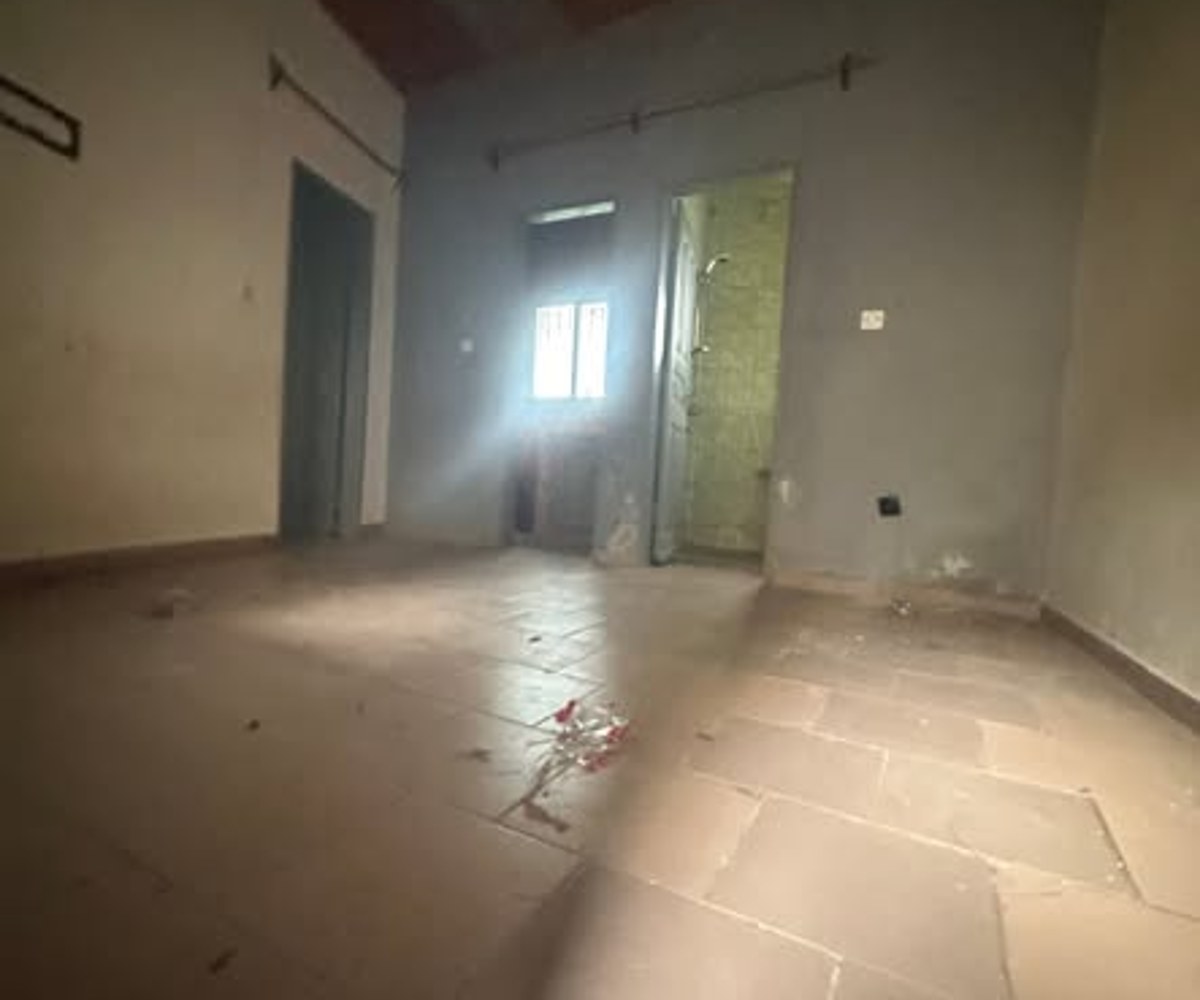 Chambre moderne 3 pièces à louer à PK 14, Douala