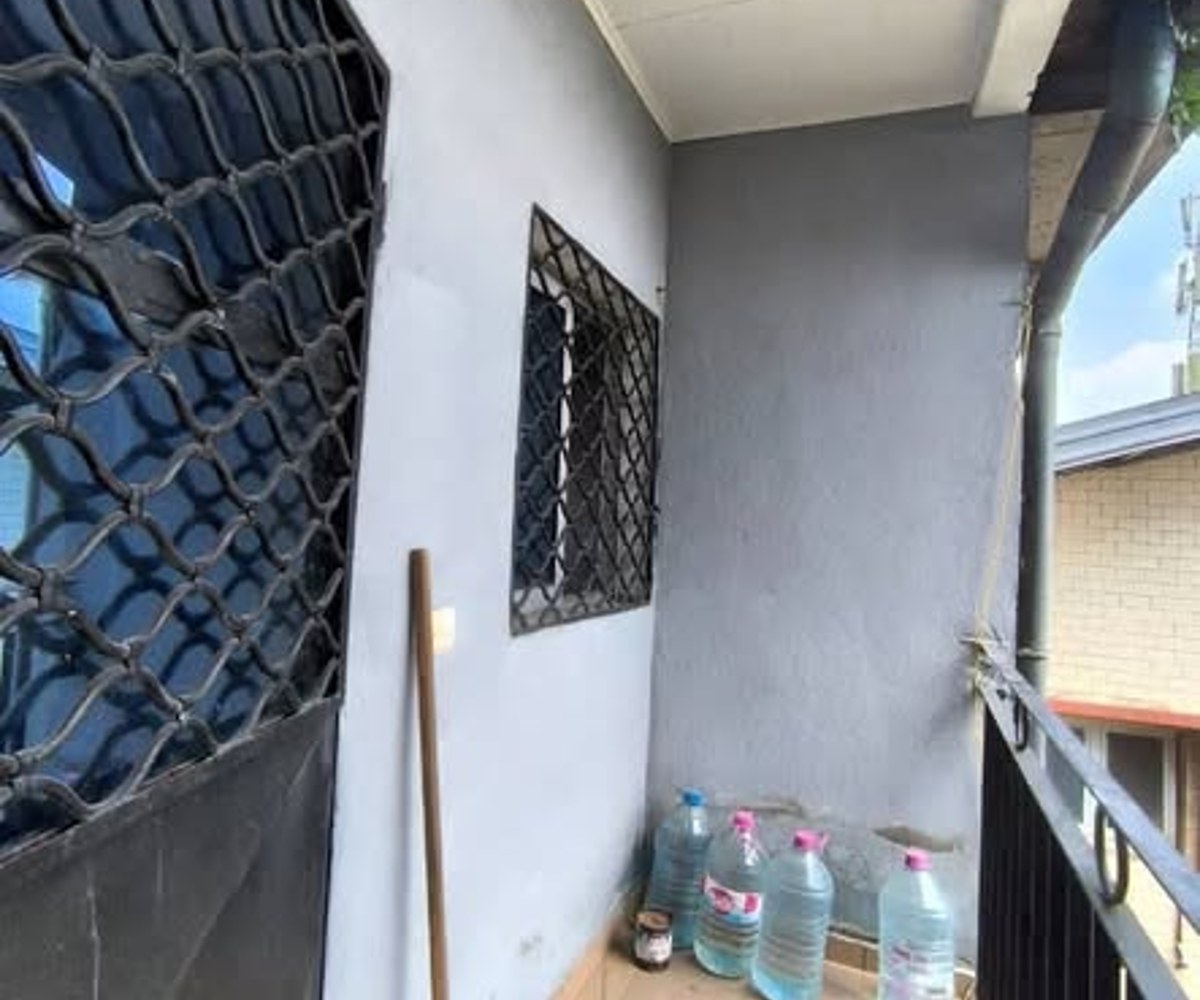 Studio moderne à louer à Malangué, Douala
