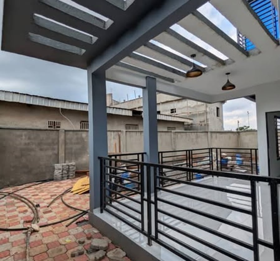 Duplex Moderne 4 chambres – Olembé Yaoundé