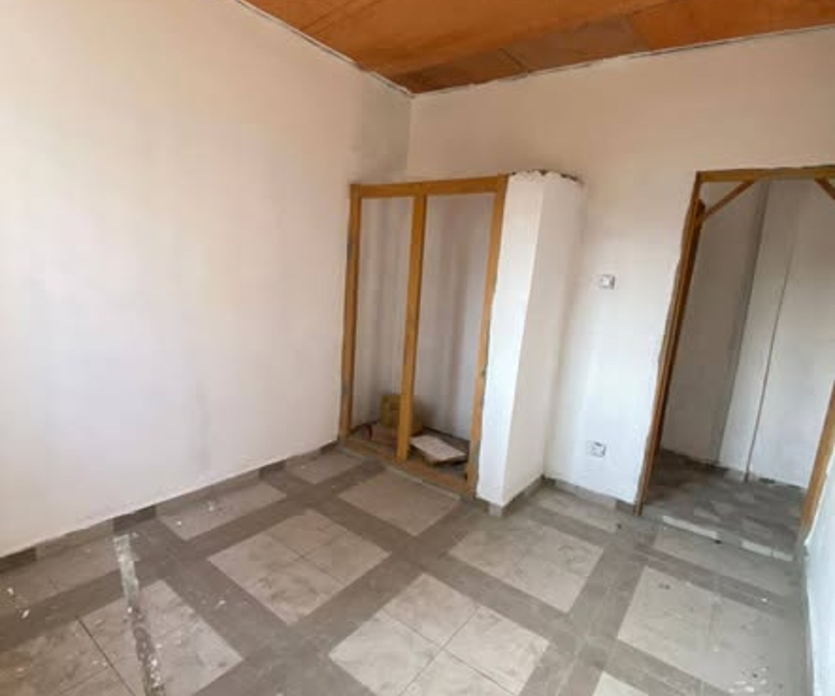 Studio moderne en finition - Cité des Palmiers