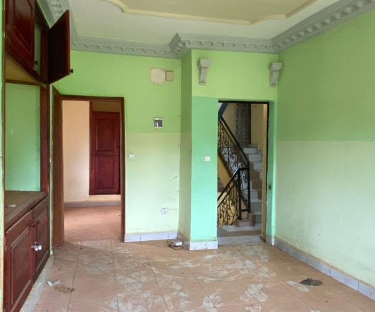 Studio à louer à Etoug-Ebe