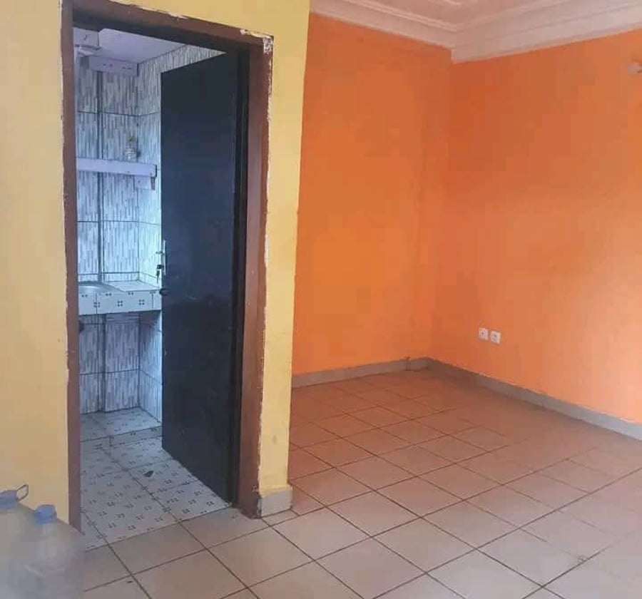 Studio moderne à louer à Oyom Abang