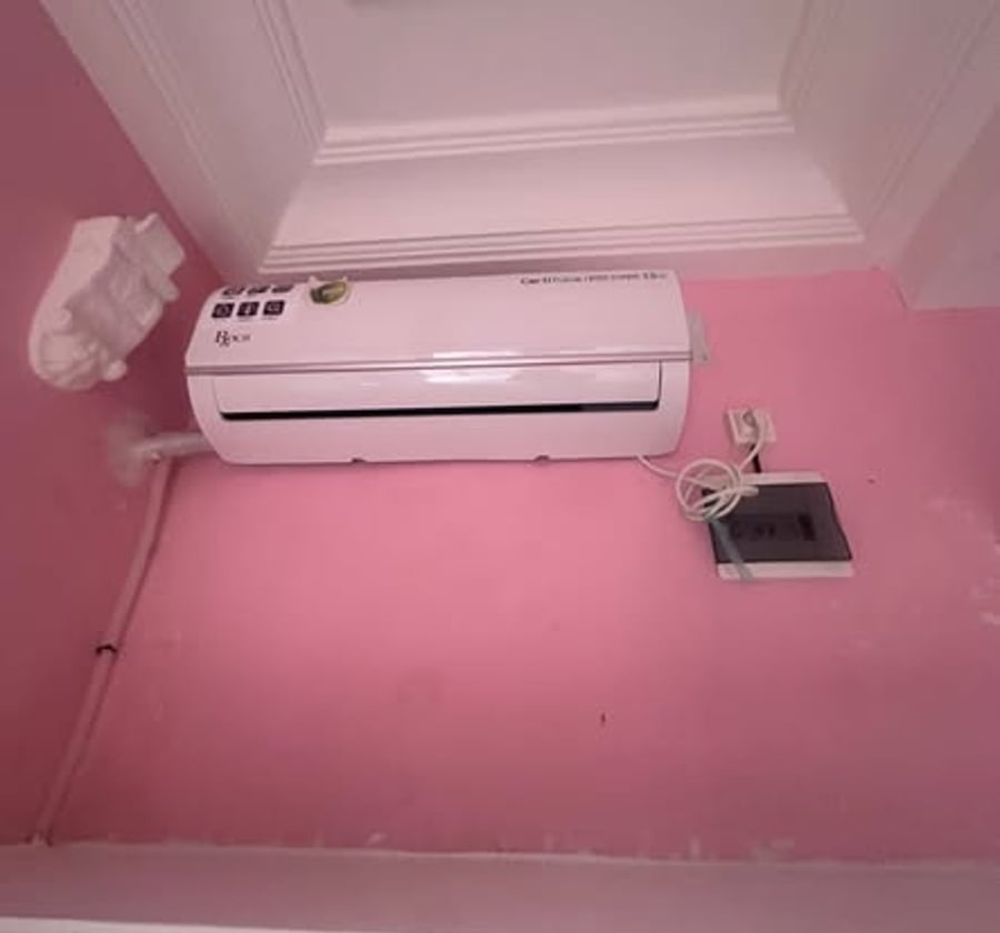 2 chambres modernes climatisées à PK12 Douala