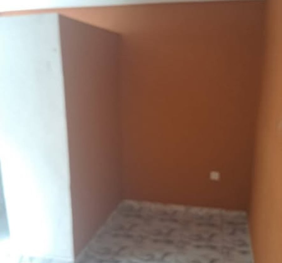Chambre moderne à louer à Nkolfoulou