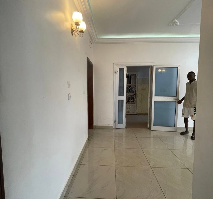 Appartement haut standing à louer - Essos, Yaoundé