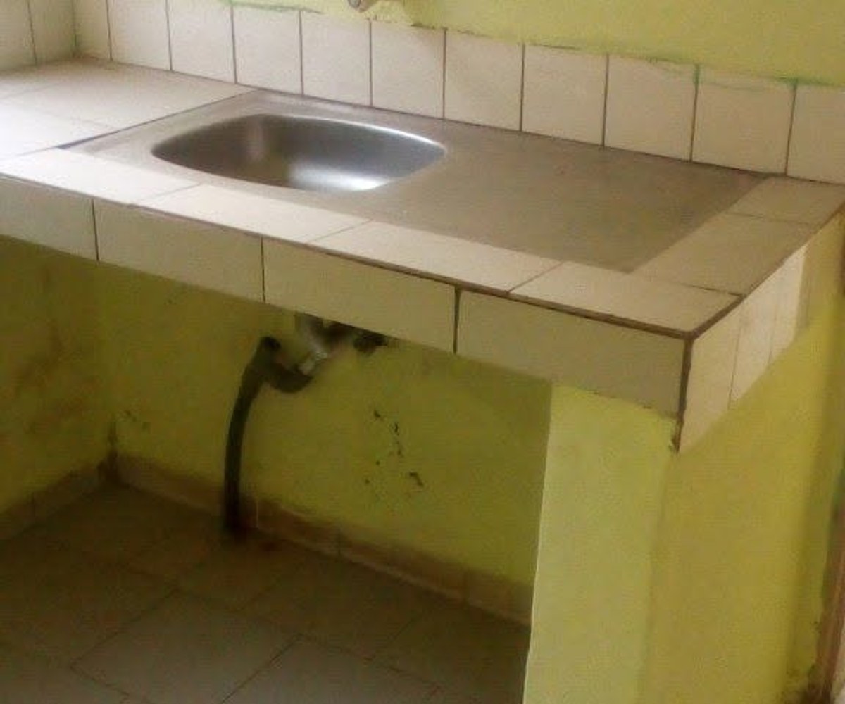 Studio moderne à louer à Beedi, Douala