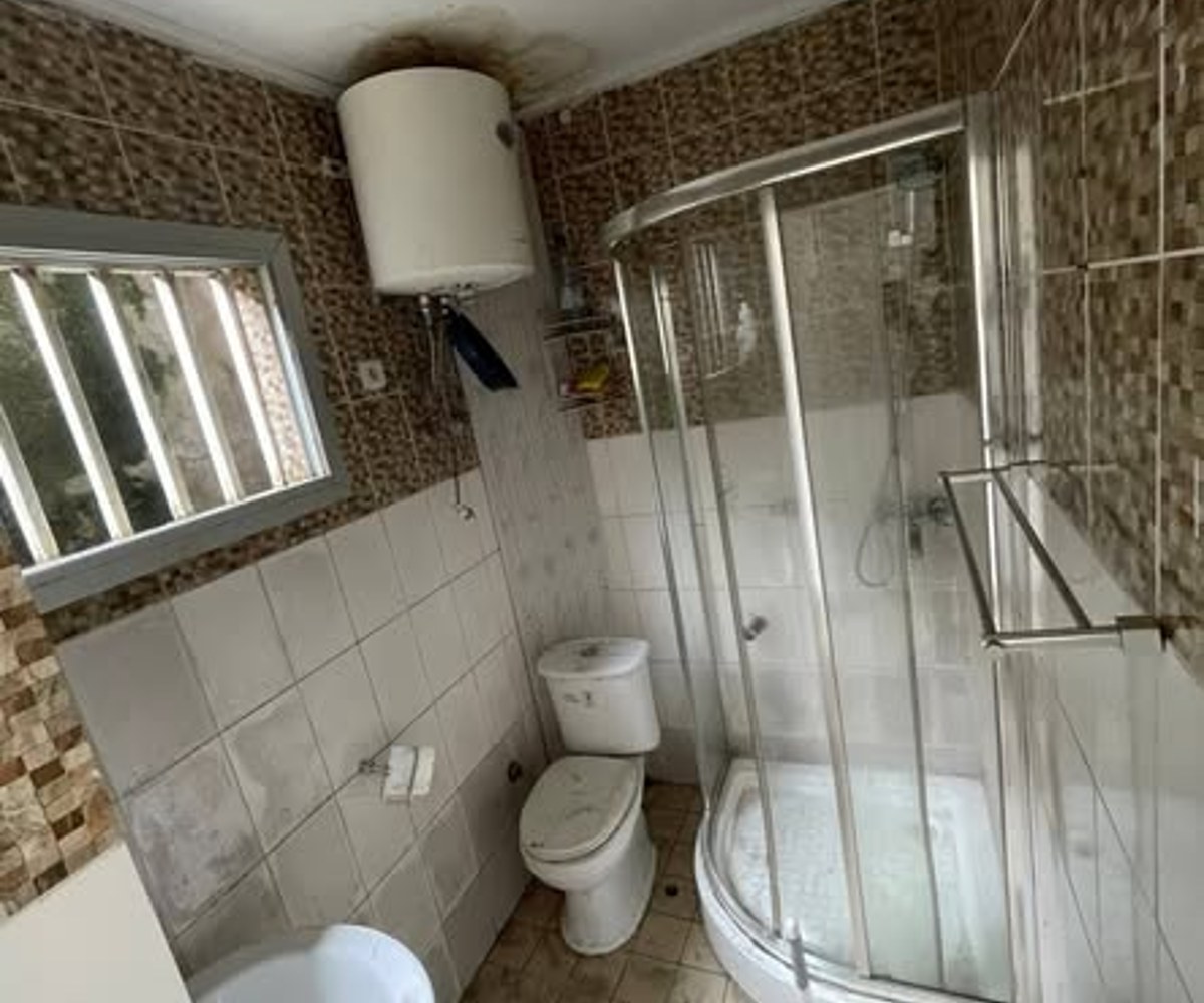 Chambre moderne à louer à Logbessou