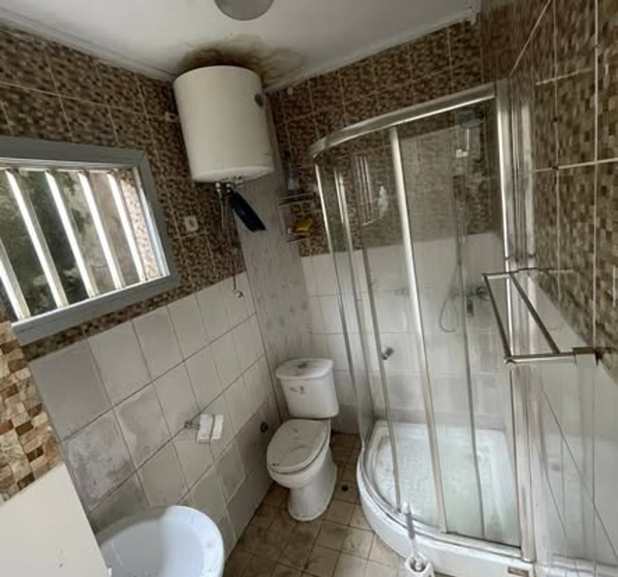 Chambre moderne à louer à Logbessou