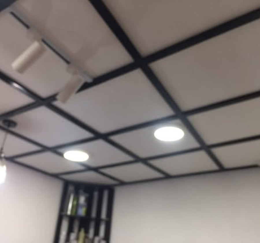 Fond et emplacement institut de beauté – Biyem-Assi