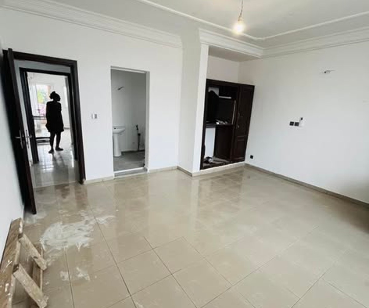 Appartement 3 chambres à louer – Bonamoussadi, Douala