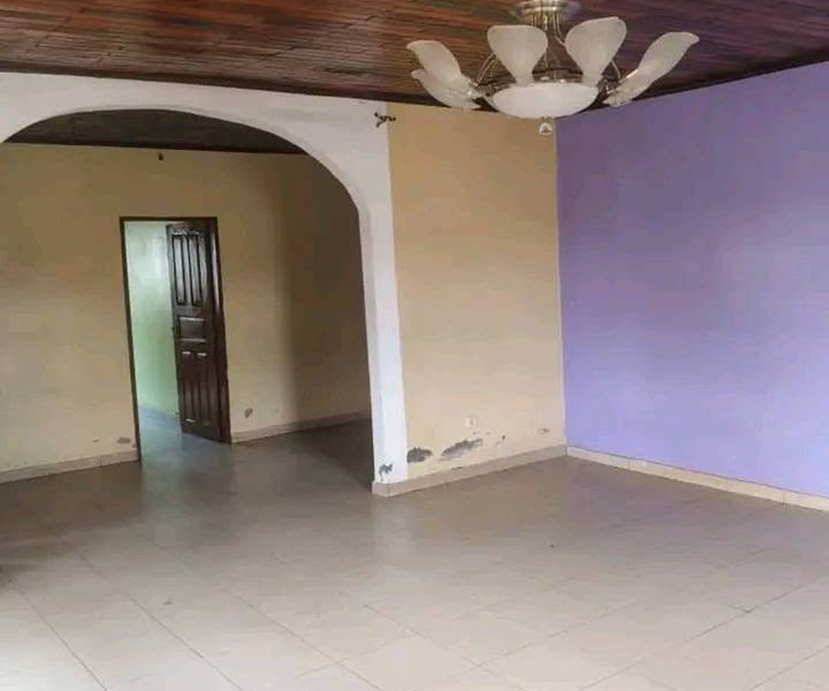Villa 4 chambres à louer à Nkoabang, Yaoundé