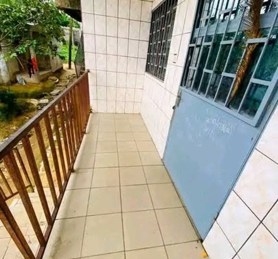 Studio moderne à louer à Logbaba - quartier 1