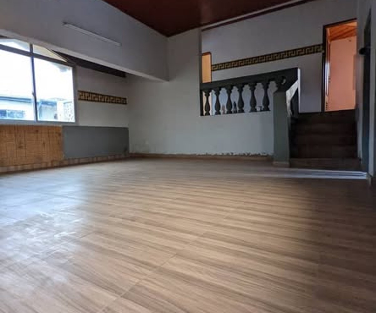 Appartement 3 chambres à Mvan