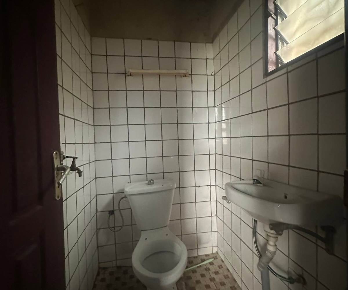 Chambre moderne 3 pièces à PK 15 Douala