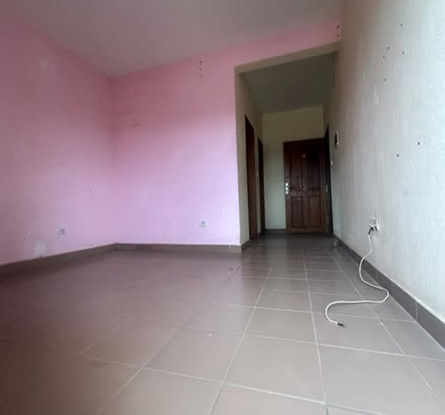 Chambre moderne 3 pièces à louer – PK 15, Douala