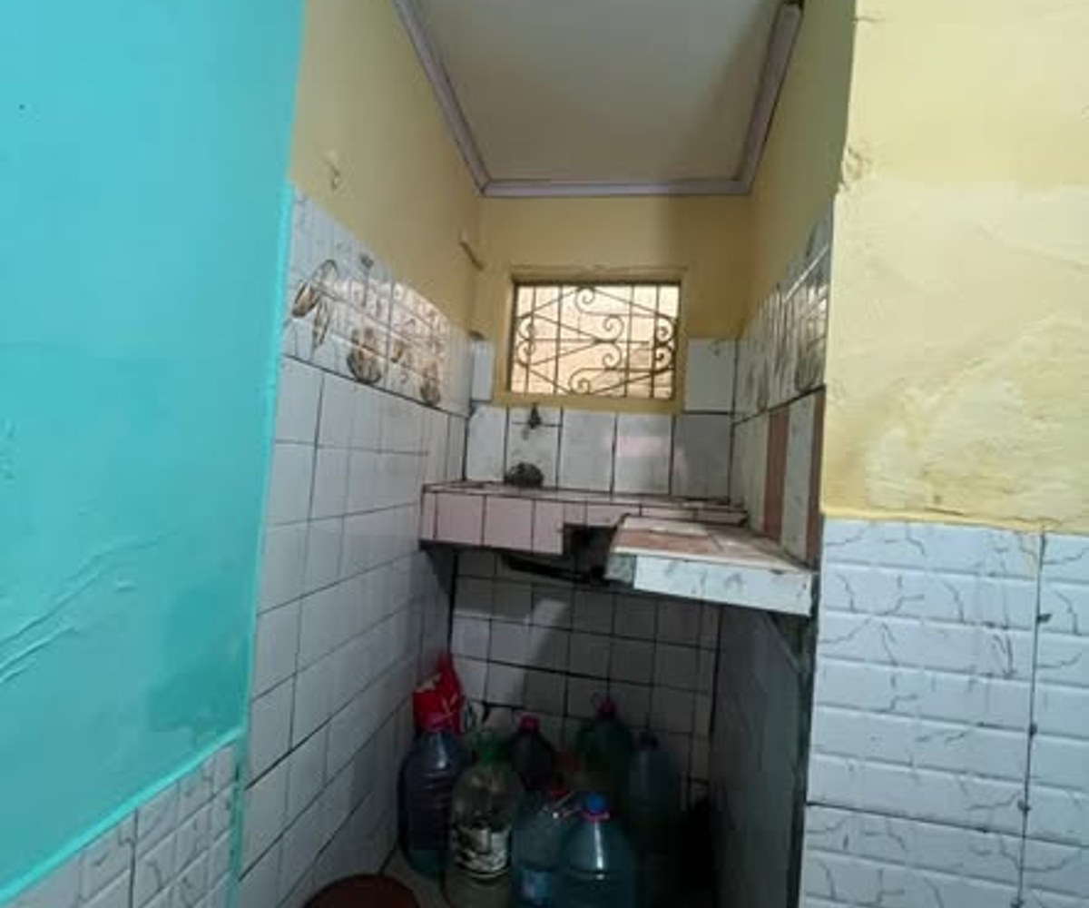 Chambre moderne à École de Poste - Ngoa-Ekele