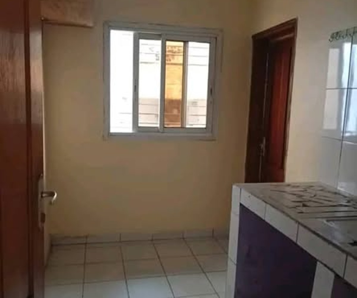 Joli appartement moderne climatisé à Beedi