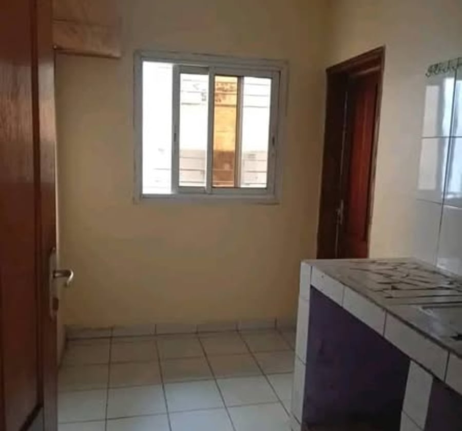 Joli appartement moderne climatisé à Beedi