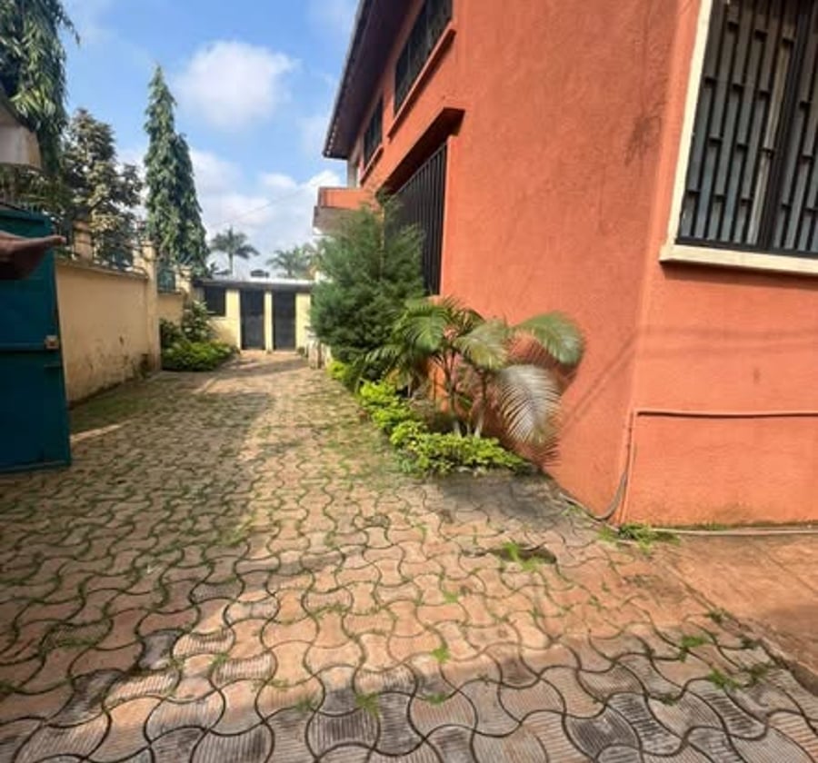 Résidence à louer à Bastos, Yaoundé