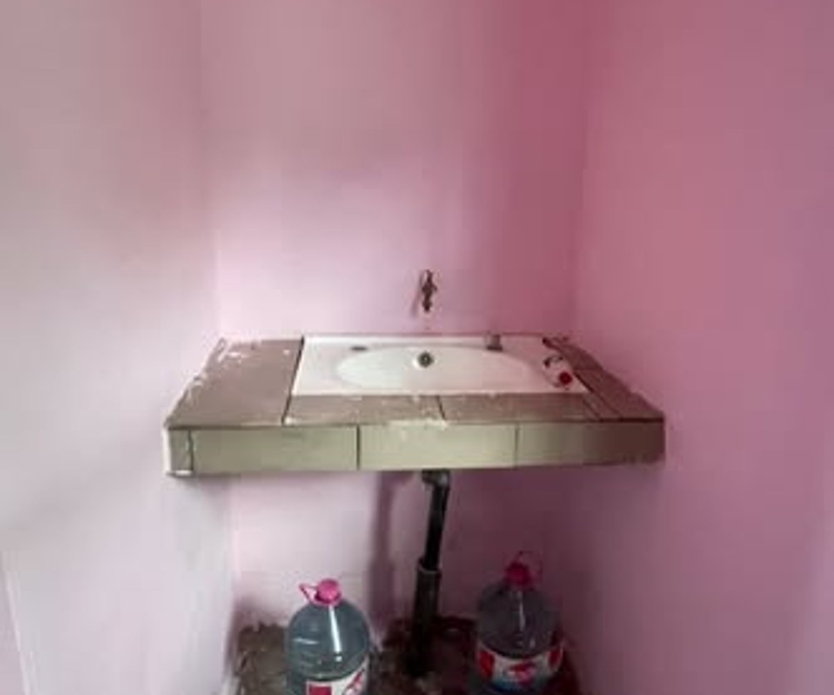 Grande chambre à louer à Logbessou