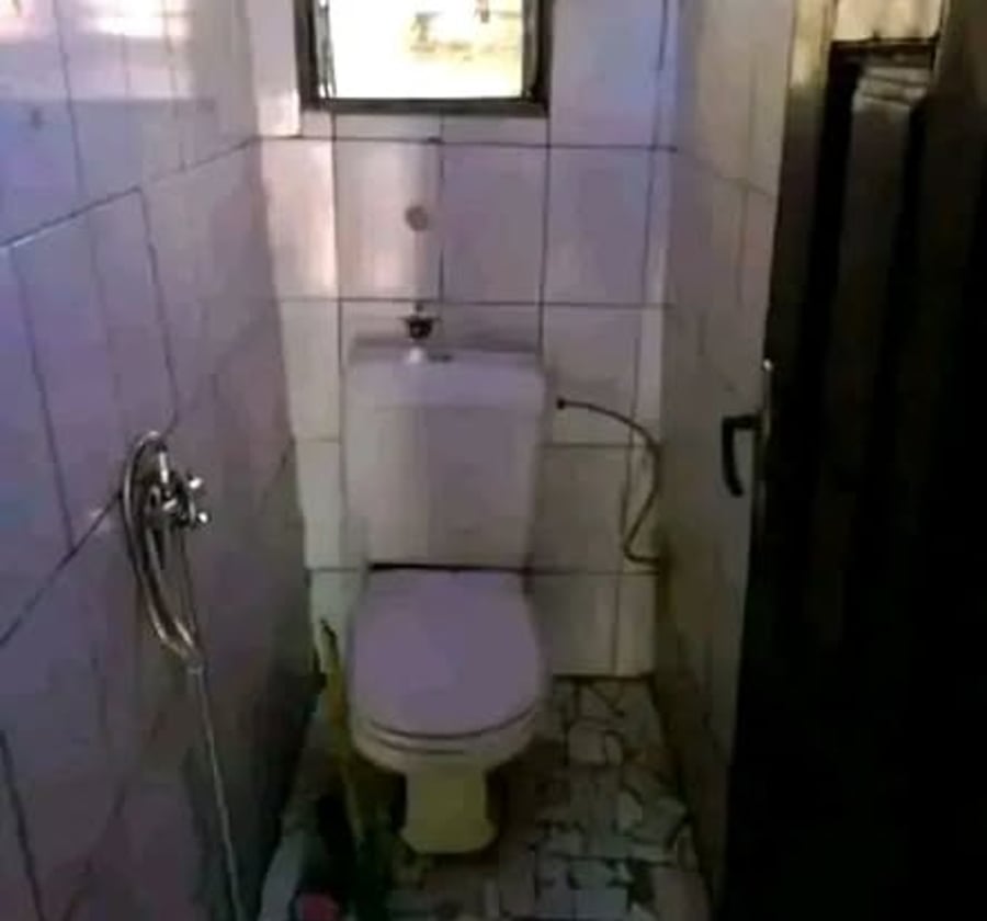 Grande chambre moderne à louer à Nkoabang