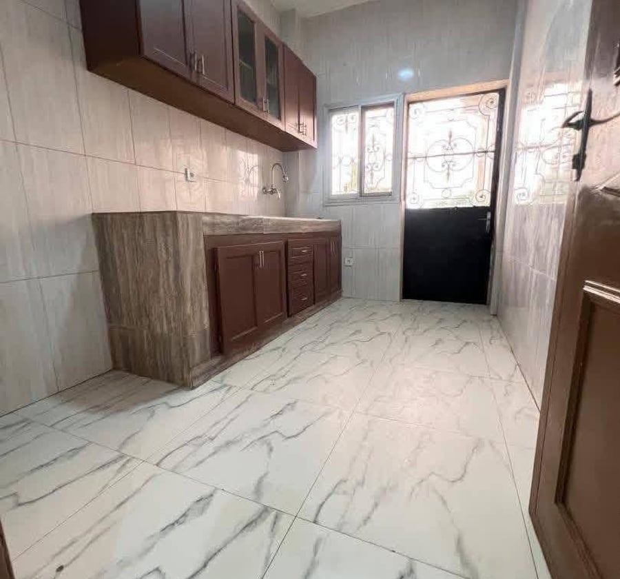 Guest House  for rent in Nyom, Yaoundé : FCFA 8500