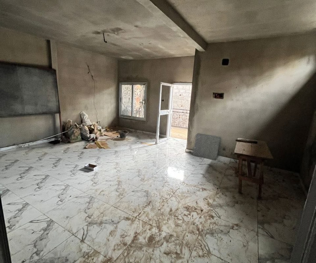 Vaste studio moderne à Biyem-Assi