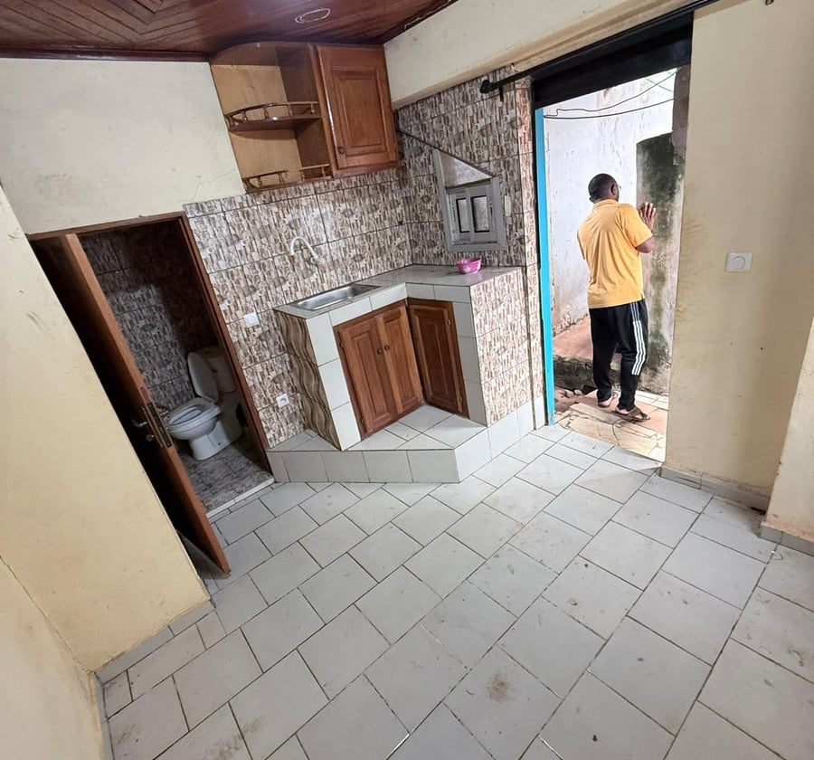 YAOUNDE NKOLFOULOU - Jolie petite chambre moderne à louer