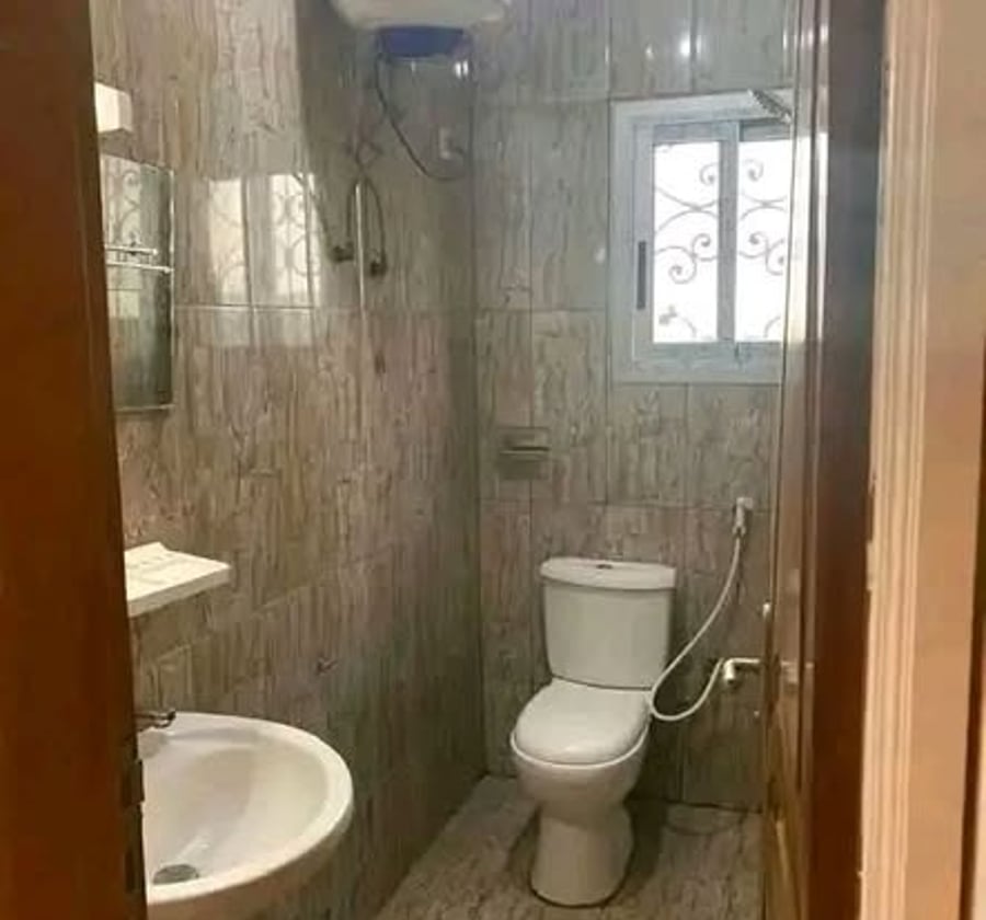 Studio moderne à louer au Carrefour Nsam