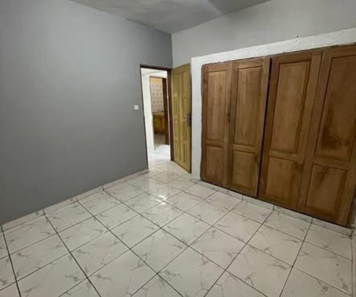 Studio à louer à Santa Lucia, Ngousso