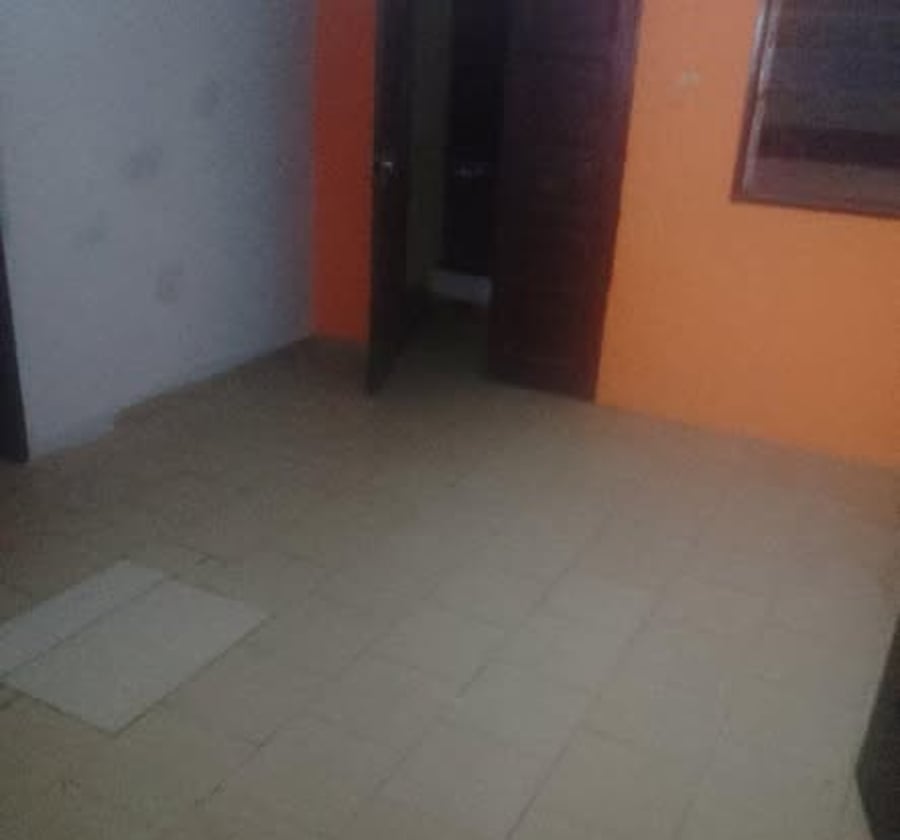 Chambre à louer à Bépanda Omnisports - 15 000 FCFA/mois