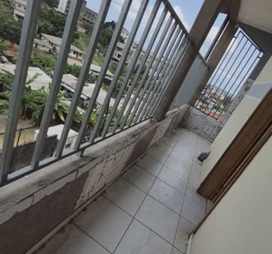 Chambre moderne 2 pièces à Douala Tradex village borne 10