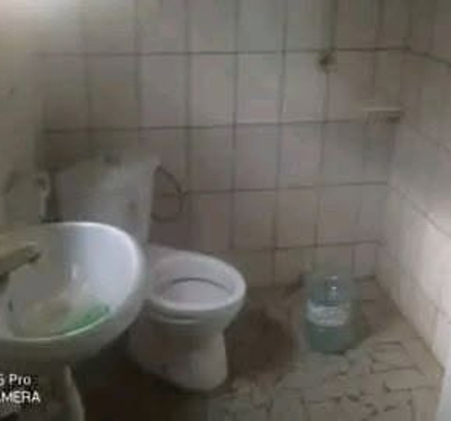 Appartement moderne de 3 chambres avec placards et balcon à l'Hôpital Général de Douala