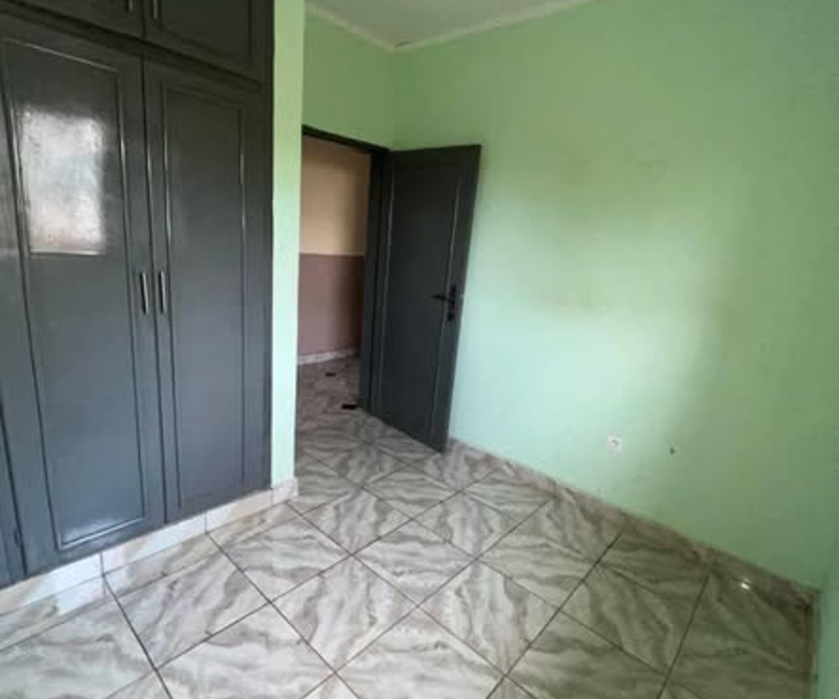 Grand appartement VIP individuel 3 chambres – Nkolfoulou