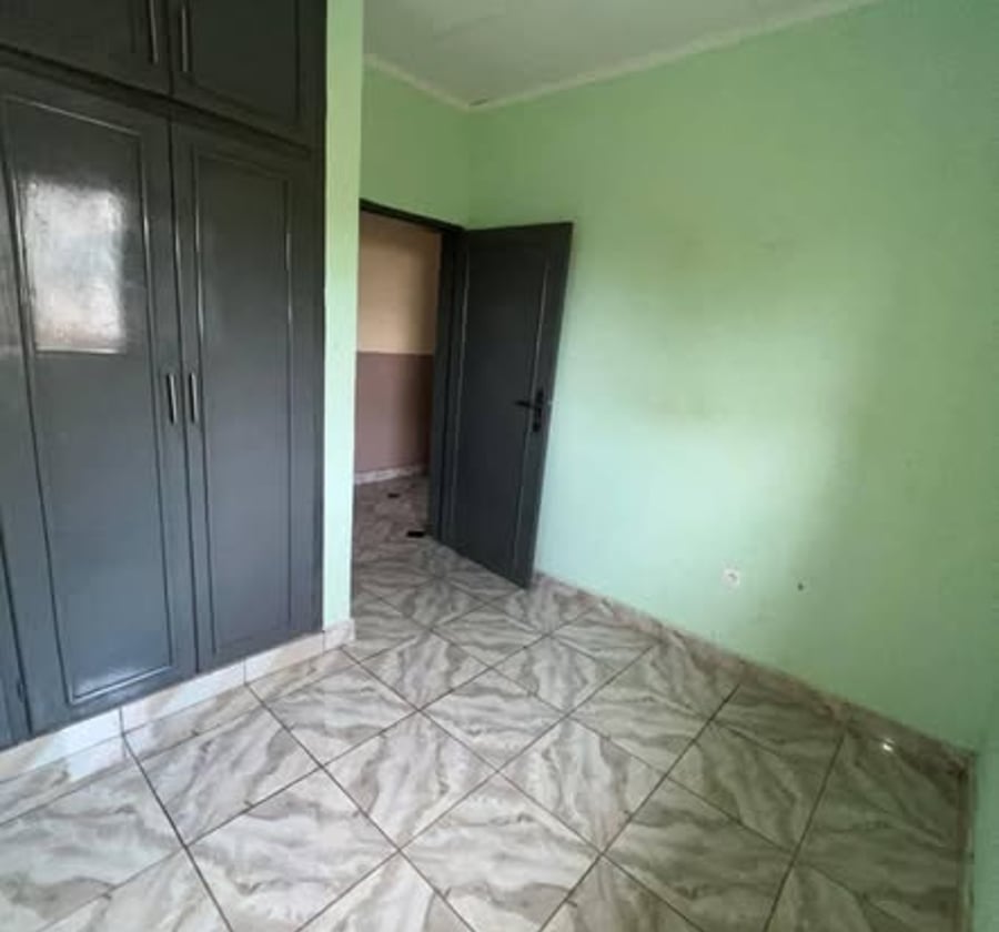 Grand appartement VIP individuel 3 chambres – Nkolfoulou