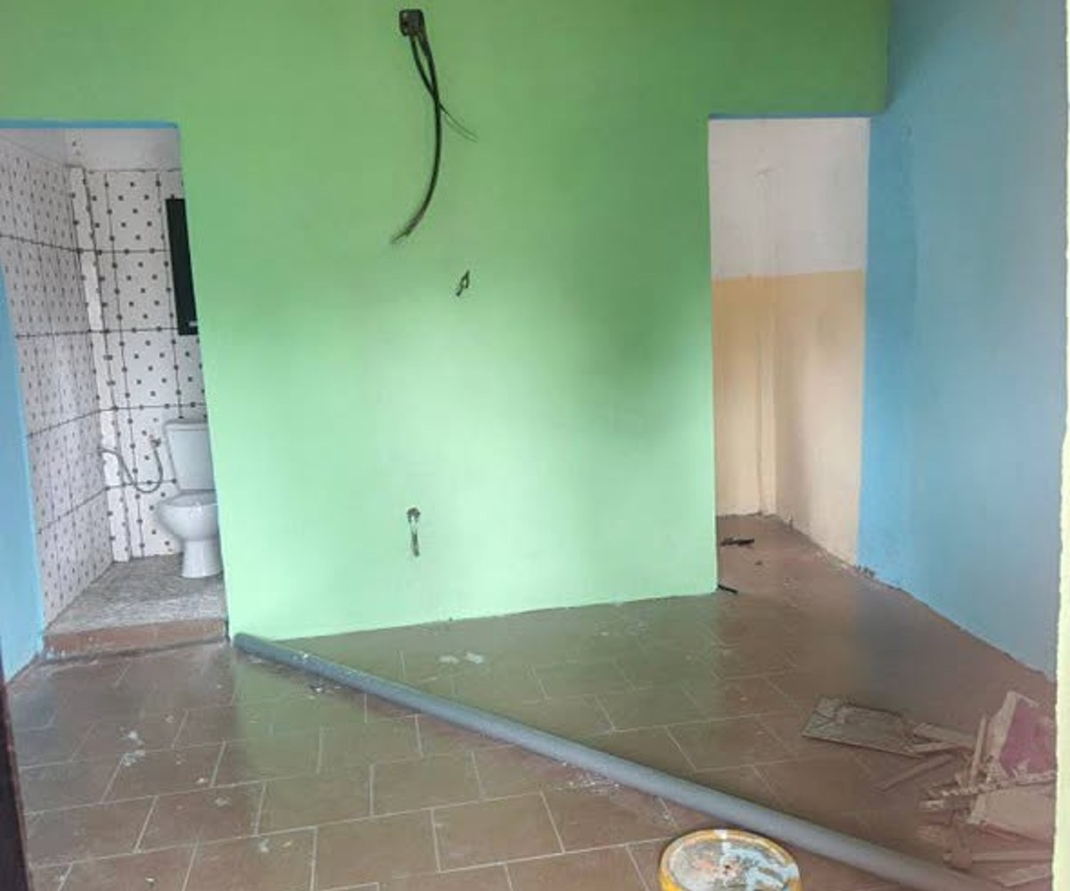 Chambre moderne avec cuisine à Logbaba