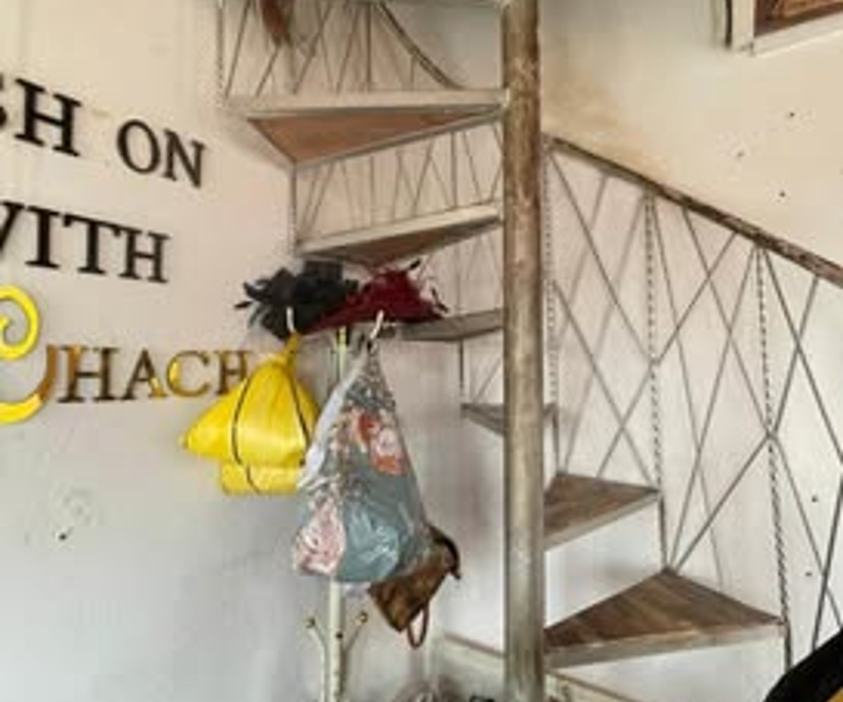 Vaste boutique à louer - Essos, Yaoundé