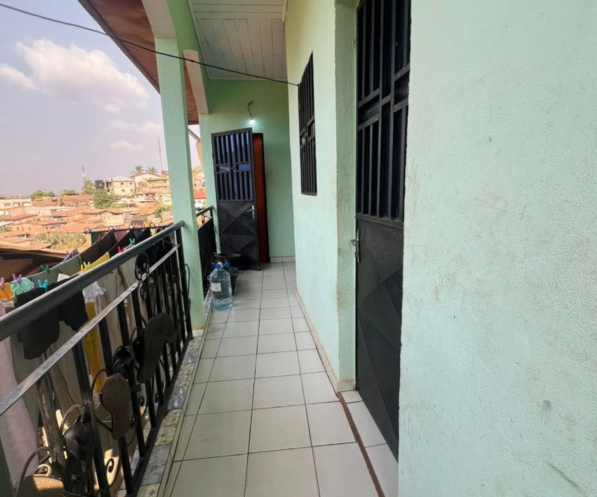 Studio moderne à louer à TKC Nkolzie