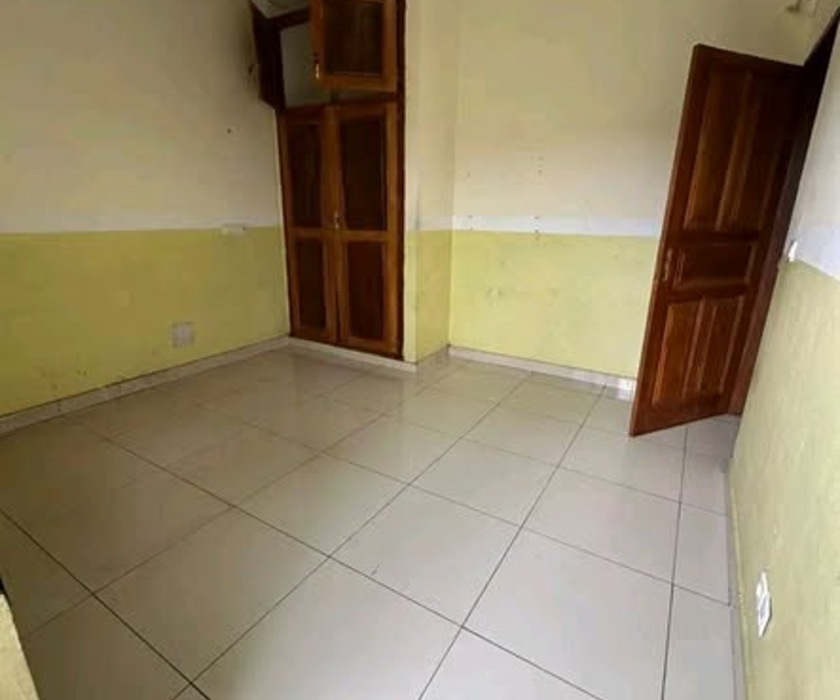 Studio moderne à Yassa - Carrefour escalier