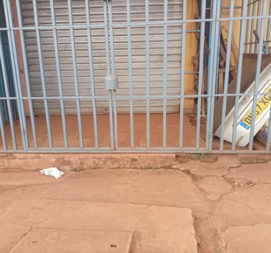 Boutique à louer - Emombo, Yaoundé