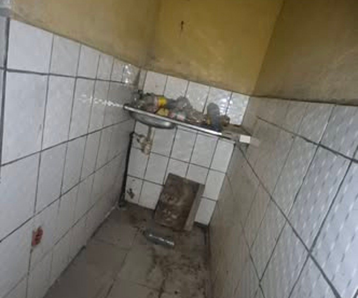 Studio moderne 4 pièces – Tradex, Douala
