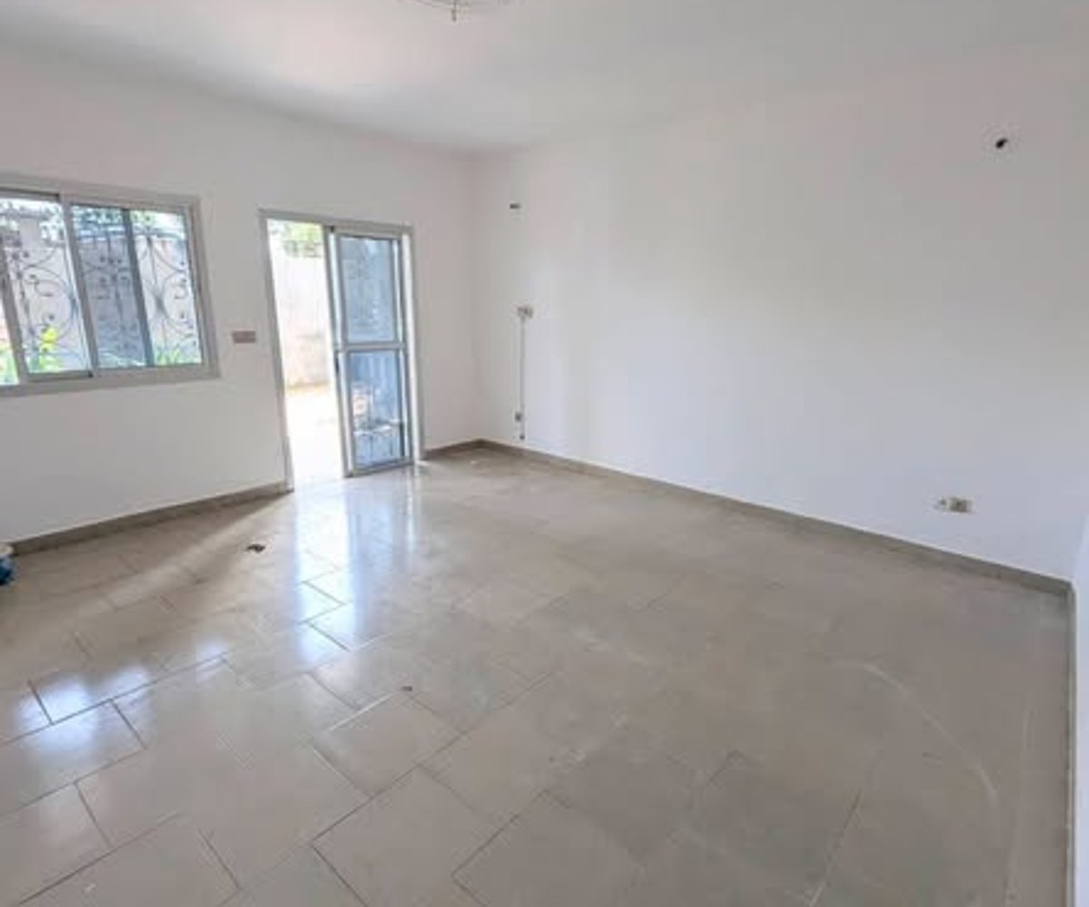 Maison individuelle 3 chambres à Nkozoa