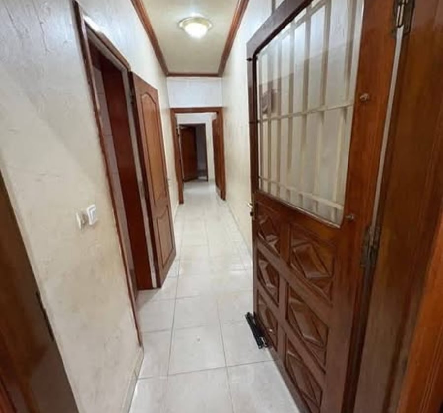 Villa 4 chambres à louer - Bonapriso, Douala