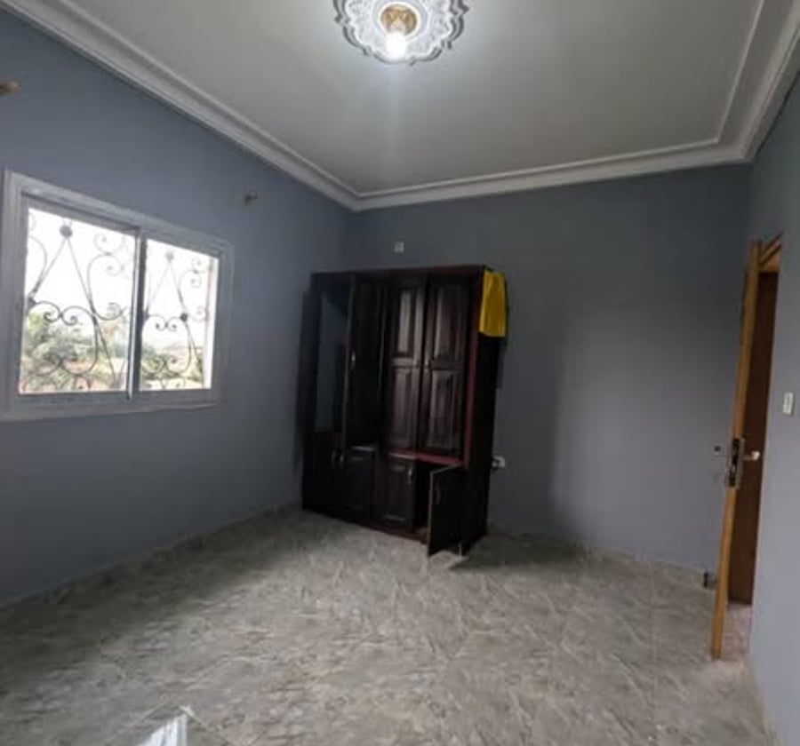 Studio moderne à louer - Ahala Barrière
