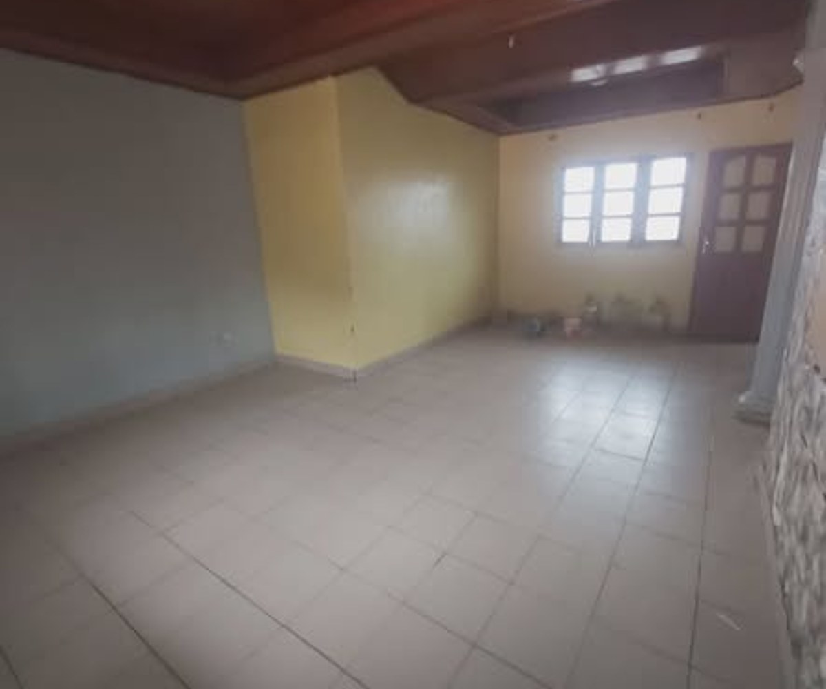 Appartement moderne 3 chambres à Biyem-Assi