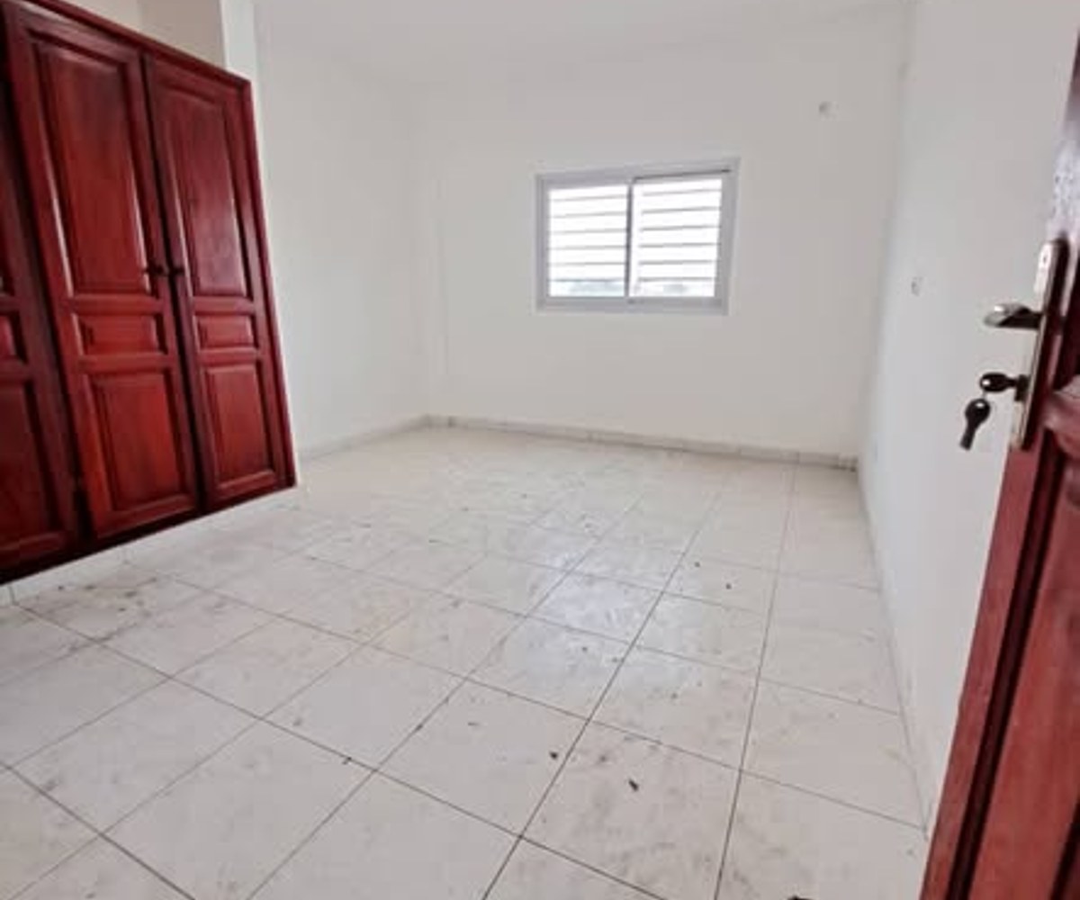 Studio moderne à louer à Logbessou