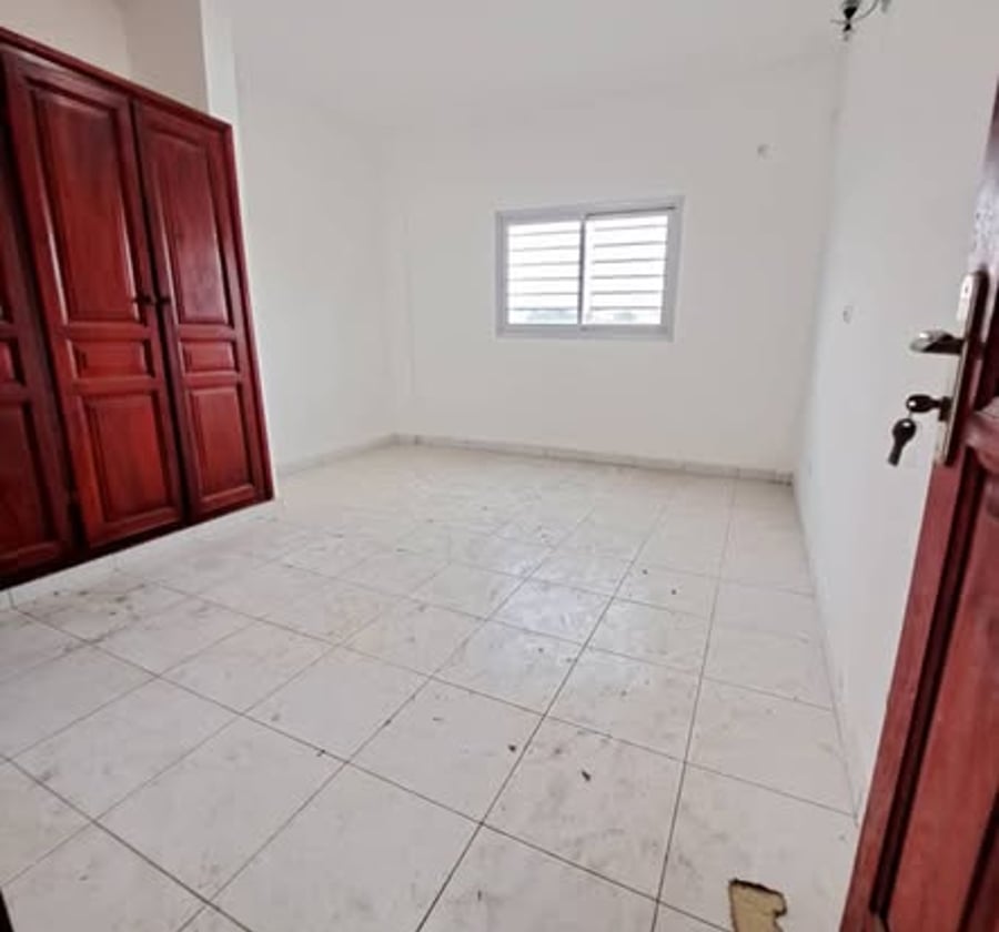 Studio moderne à louer à Logbessou