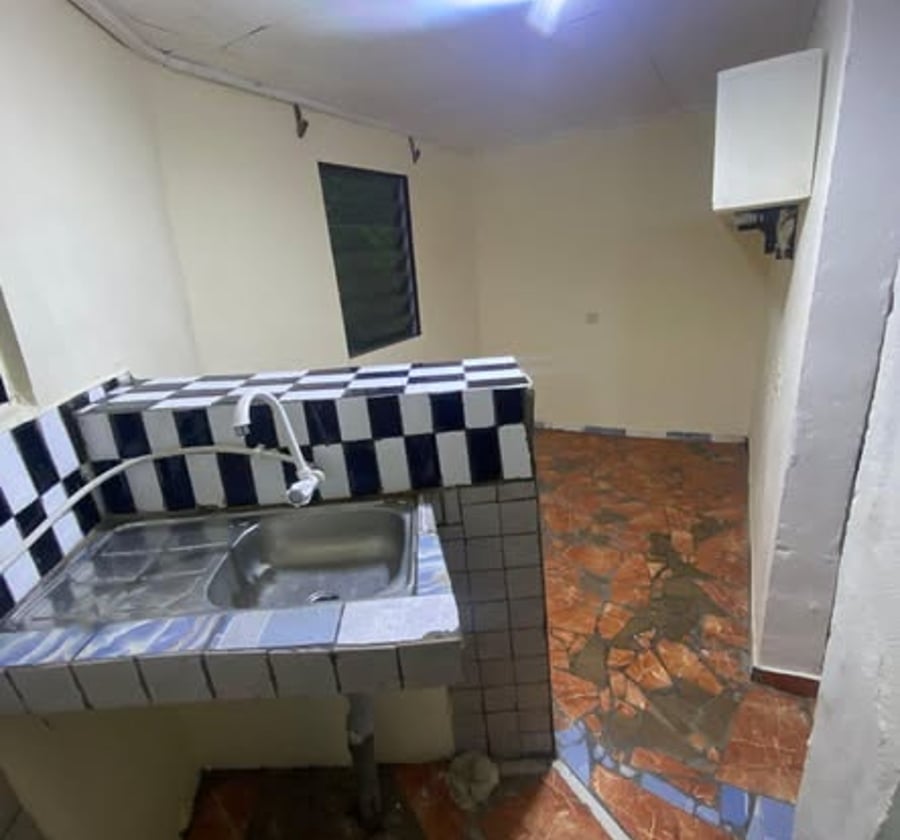 Studio moderne à louer – PK10, Douala