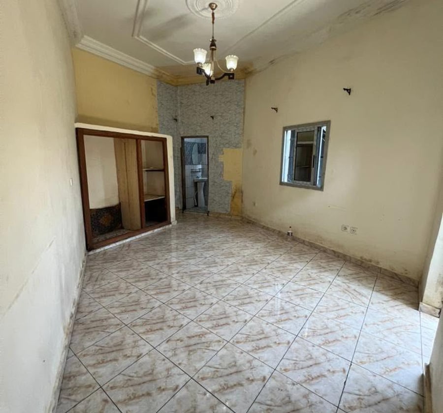 Chambre moderne presque individuel à Jouvence, Yaoundé