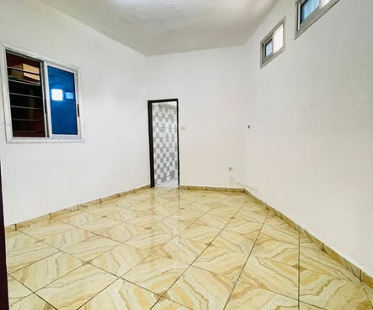 Studio moderne à louer – Logpom Bassong